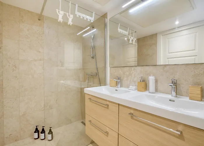 Charming In Le Clos Des Sarments *